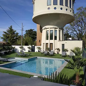 Inside Le Château D'eau Trévoux